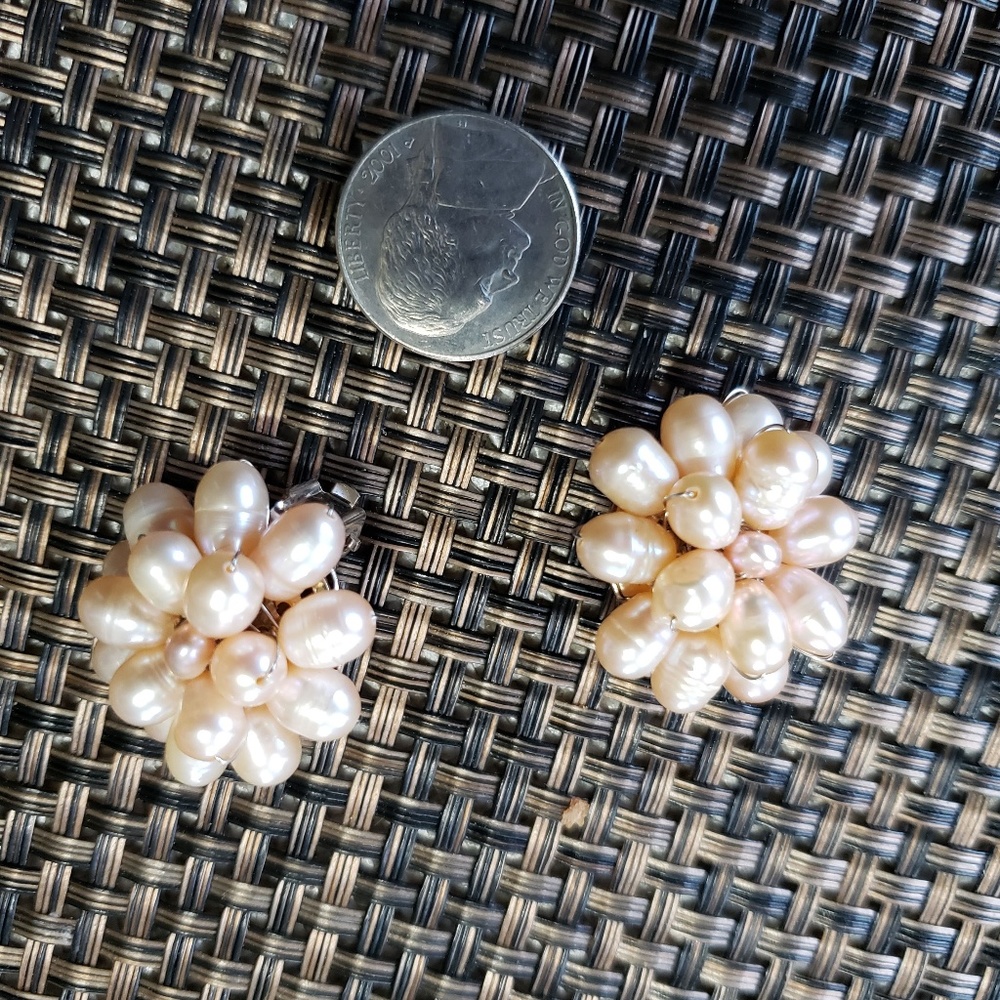 Handmade pearl clip-on earrings from Thailand
